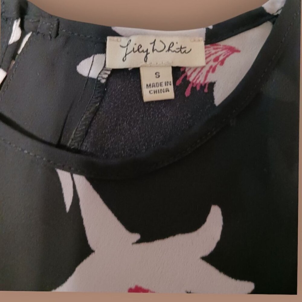 Lily White Womens Floral Blouse Size Small Floral Print blk & pink - Picture 3 of 8